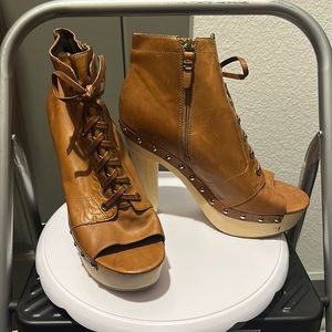 Via Spiga Tan Leather Platform Booties